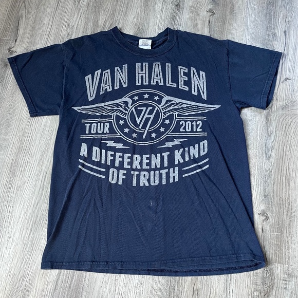 Van Halen Tour 2012 A different kind of truth  tour T-Shirt Medium Gildan - Picture 1 of 7